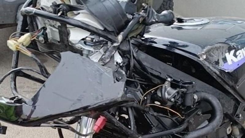 Tragikus motoros baleset rázta meg a Dunántúl vidékét, ahol egy körülbelül 50 éves férfi vesztette életét. Az eset körülményei még tisztázás alatt állnak, de a helyiek mélyen megrendültek a hírtől.