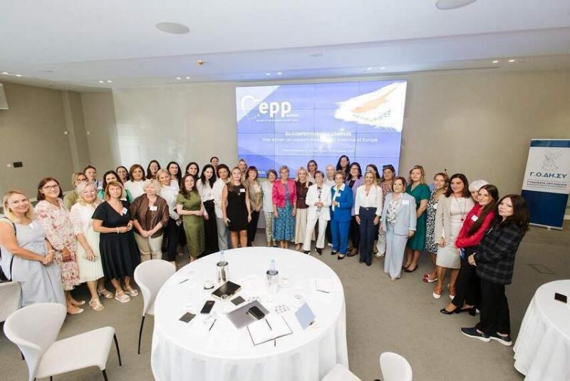 Uniós versenyképességi iránytű: Nők szerepe a gazdasági fejlődésben

A női szerepvállalás a gazdaságban nem csupán etikai vagy társadalmi kérdés, hanem a versenyképesség kulcsfontosságú tényezője is. Az Európai Unió célja, hogy elősegítse a nők aktív rész