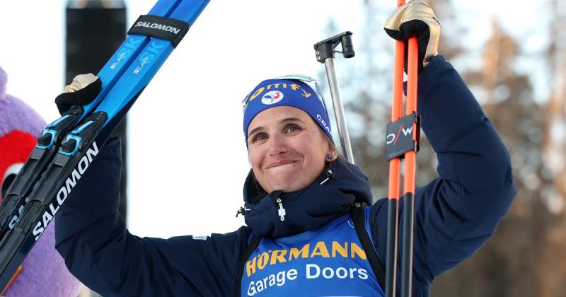 Közel egy éven át titokban csapattársaitól sikkasztott a tízszeres világbajnok biatlonista, Julia Simon.