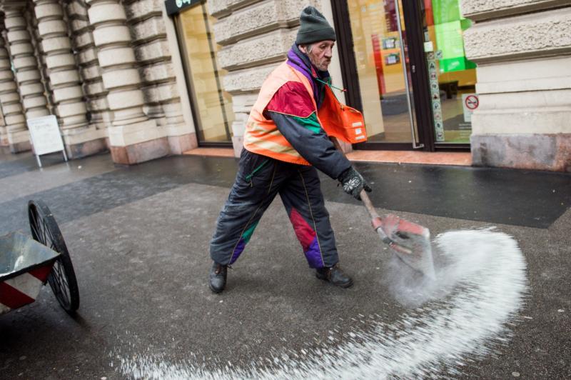 Ónos eső, hópihék, havas eső, fagyott cseppek – a csapadék jelenlegi állapota olyan, mint egy színes vegyes felvágott, tele különböző ízekkel és textúrákkal.