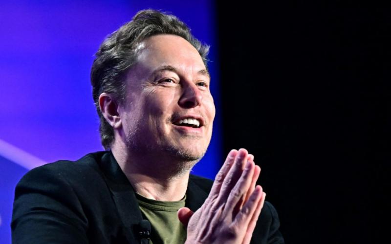 Elon Musk a legmagasabb egekig emelte a német szélsőjobboldali vezető dicséretét.