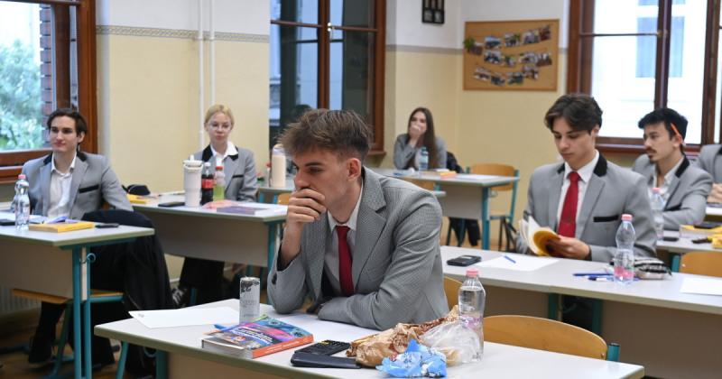 Az írásbeli érettségi drámai fordulatokkal teli végjátékot hozott, és a történetnek korántsincs vége.