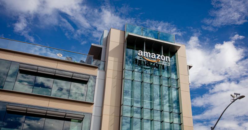 Az Amazon elbocsátásokra készül, és a mesterséges intelligencia révén tízezrek kerülhetnek az utcára.