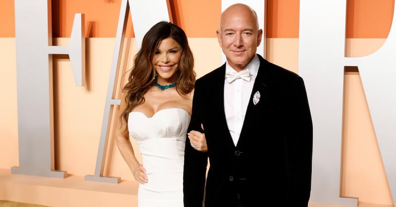 Jeff Bezos esküvője váratlan fordulatot vehet, mivel a híres énekesnő, Katy Perry, a háttérből belépve feszültséget okozhat a romantikus eseményen. A pletykák szerint Perry és Bezos között különleges kapcsolat alakult ki, amely bonyodalmakat szülhet a mil