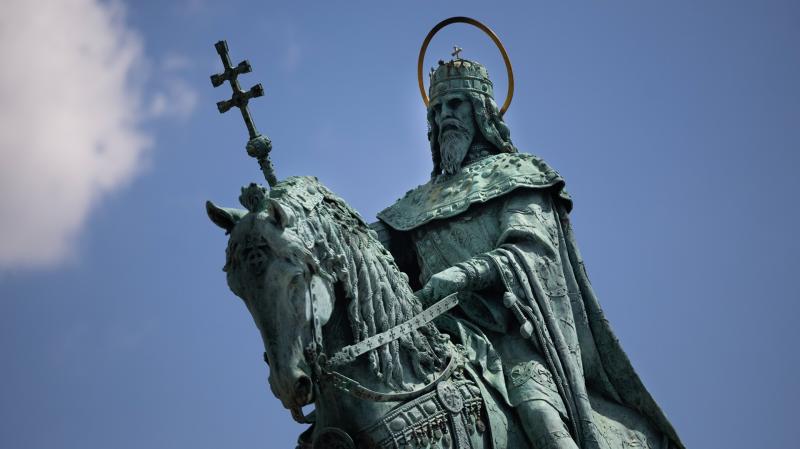 Szent István királyra emlékezve a keresztény Magyarország ünnepélyes keretek között tiszteleg születésnapja alkalmából.