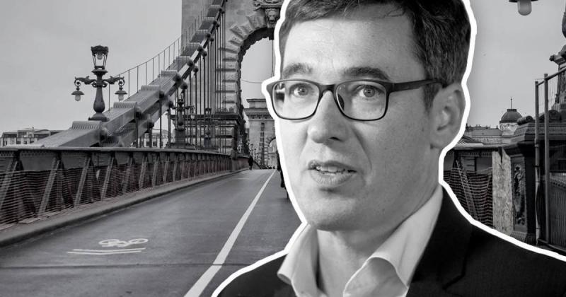 Fidesz-KDNP: A Lánchíd színei nem lehetnek kék és sárga, hanem a piros, fehér és zöld árnyalataiban kell ragyognia. | Demokrata