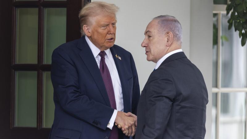 Donald Trump 20 pontos béketervet jelentett be, amely a közelmúltban zajló, meglepően barátságos izraeli-katari tárgyalások nyomán született. A terv célja, hogy elősegítse a tartós békét a Gázai övezetben, és új lehetőségeket teremt a térség stabilitása é