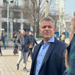 Pénteken tanúként hallgatják meg Juhász Pétert, akinek a telefonját és számítógépét is lefoglalták.