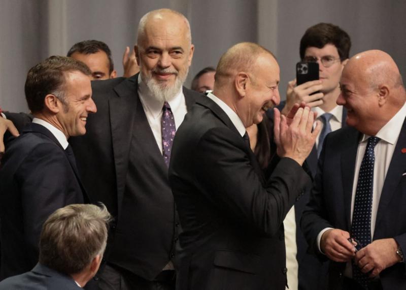 Az európai vezetők egyöntetű jókedvével nevették meg Trumpt, aki úgy tűnt, mintha sosem találkozott volna a világtérképpel.