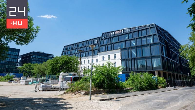 444: Az Orbán vejéhez közel eső építkezés zöld lámpát kapott, hogy éjszaka is folytathassa a munkálatokat.