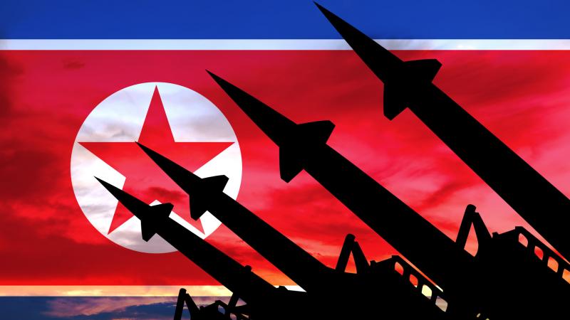 Észak-Korea egy új szuperfegyvert mutatott be, amely képes elérni Amerikát is.