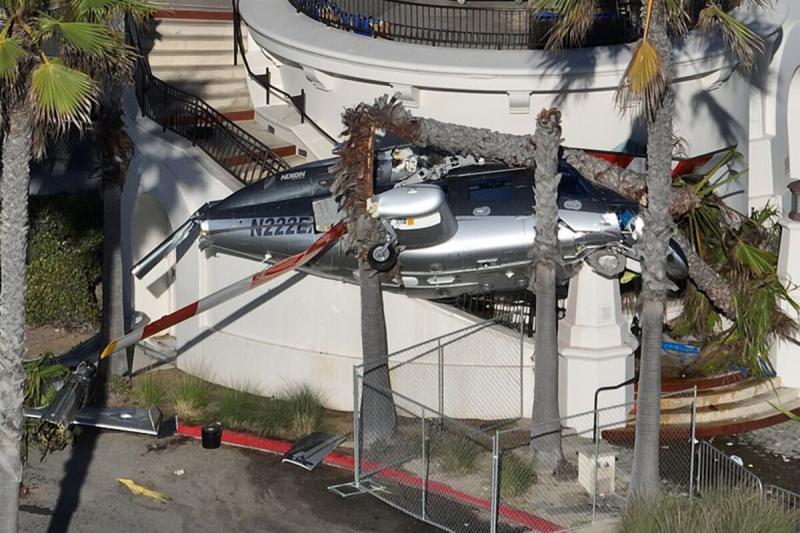 Helikopter zuhant le egy szálloda tetejére, és a balesetről felvétel is készült.