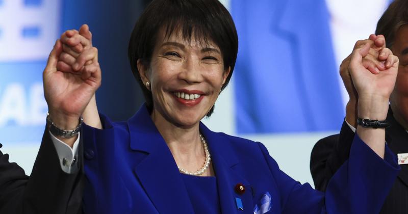 Egykor egy heavy metal zenekar dobosa volt, most pedig Japán történetének első női miniszterelnöke: ismerjük meg Takaicsi Szanae-t a legfrissebb fotókon!