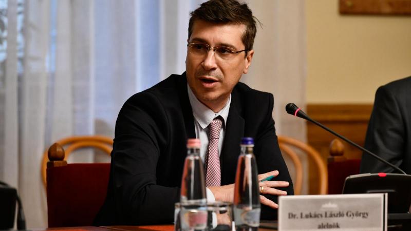 A Magyar Nemzeti Bank körüli botrány ügyében továbbra sincsenek gyanúsítottak, a nyomozás folyamatban van.