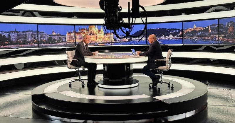 Élő műsor keretein belül találkozott egymással Navracsics Tibor és Rónai Egon, ahol éles vitába bonyolódtak.