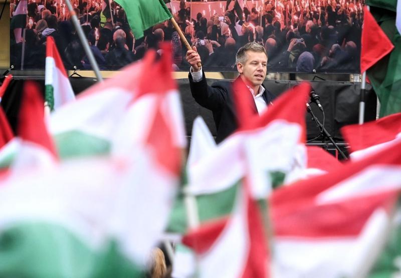 Magyar Péter: Orbán, az ország gyászos harcosa, szív nélküli fémember, Temuról megrendelt utcai gladiátor.